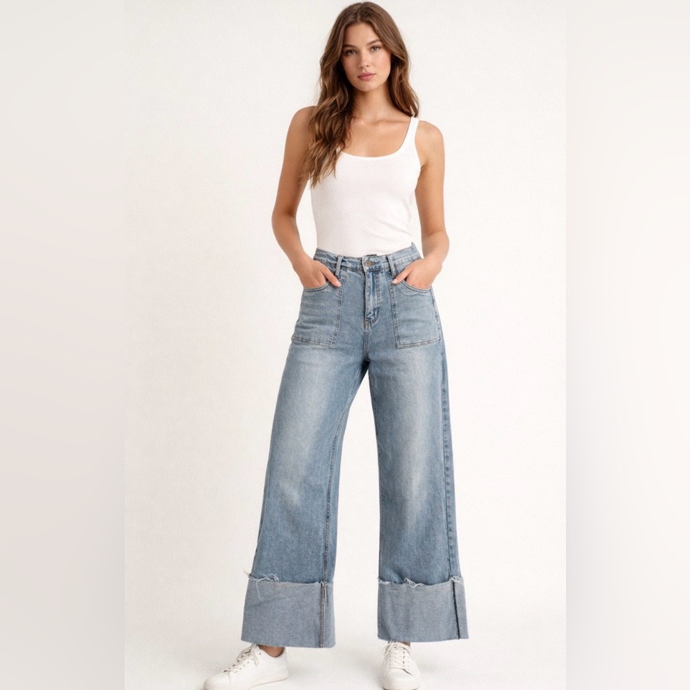 Vibrant MIU Wide  Leg Jeans Size 5 W26 Light Wash Patch Pocket Cropped Denim